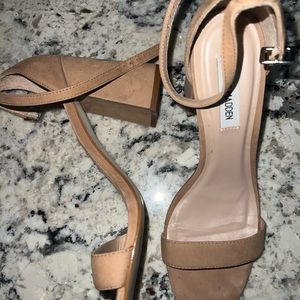 Nude heels size 9. Wore once for a wedding.